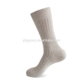 2019 chaussettes d&#39;affaires unies classiques en coton de haute qualité personnalisées de haute qualité pour hommes